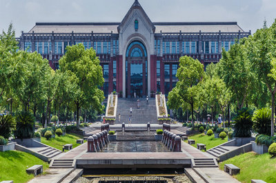 國(guó)外學(xué)歷報(bào)考河北科技師范學(xué)院在職研究生容易通過(guò)嗎？